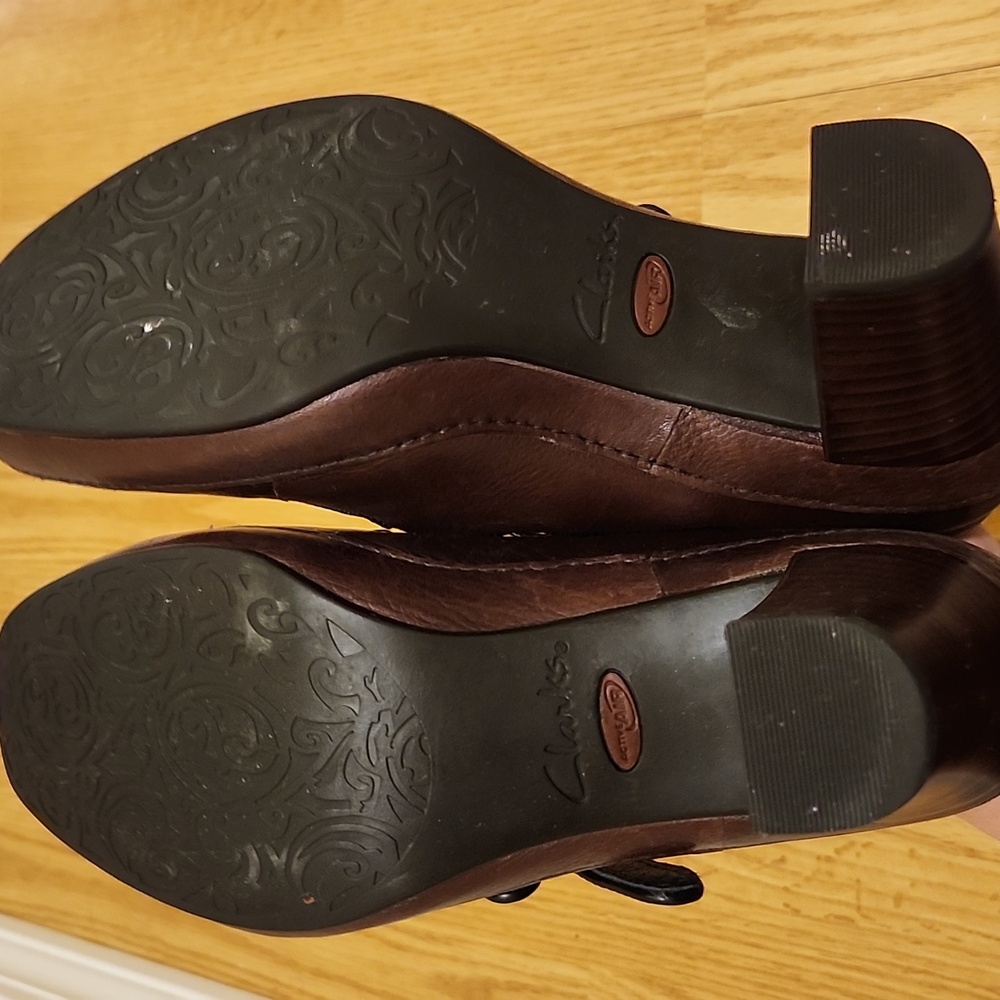 Clarks Artisan Leather Heels - Picture 4 of 9